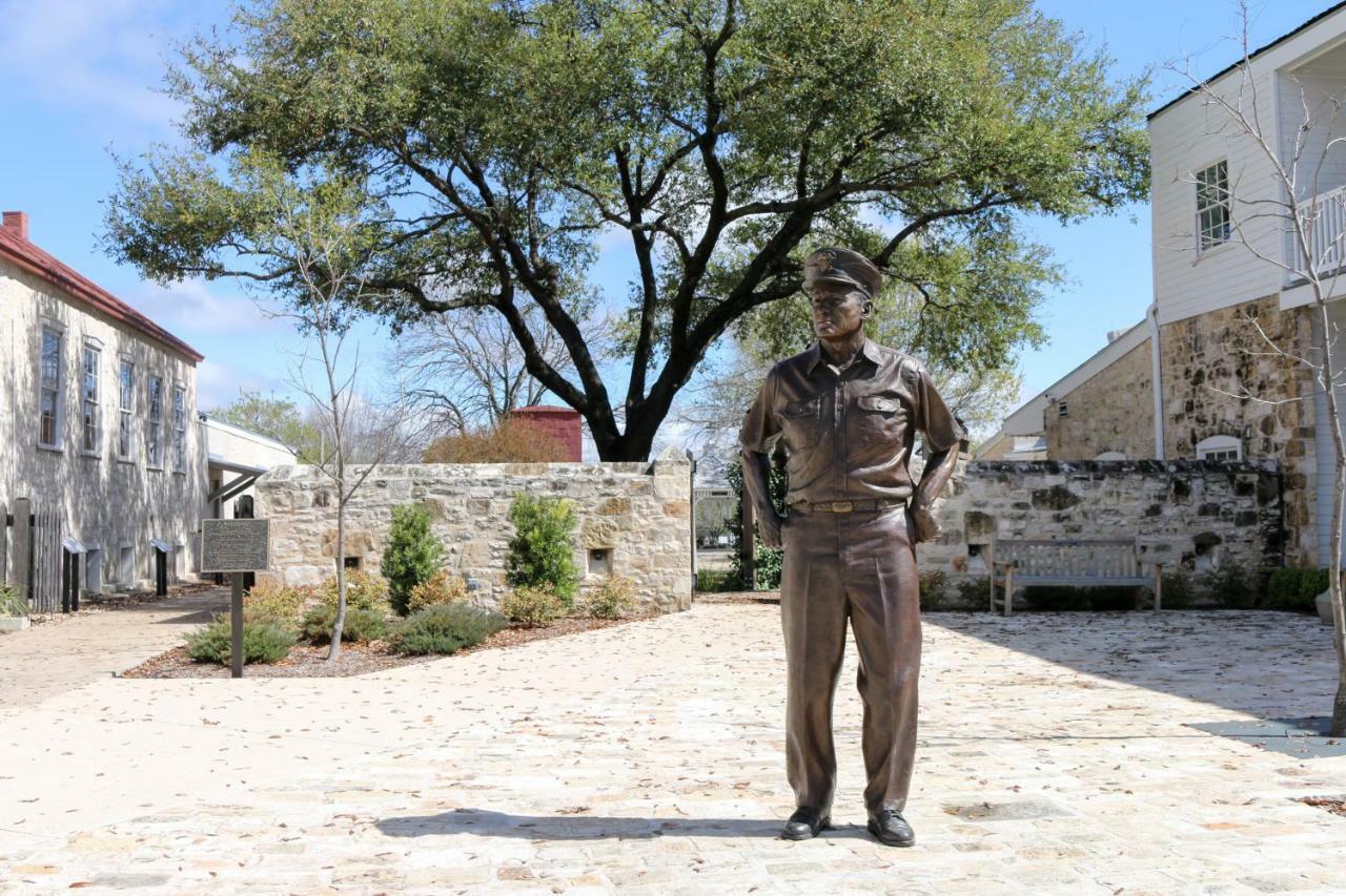 Villa Eden'S Gate à Fredericksburg Extérieur photo
